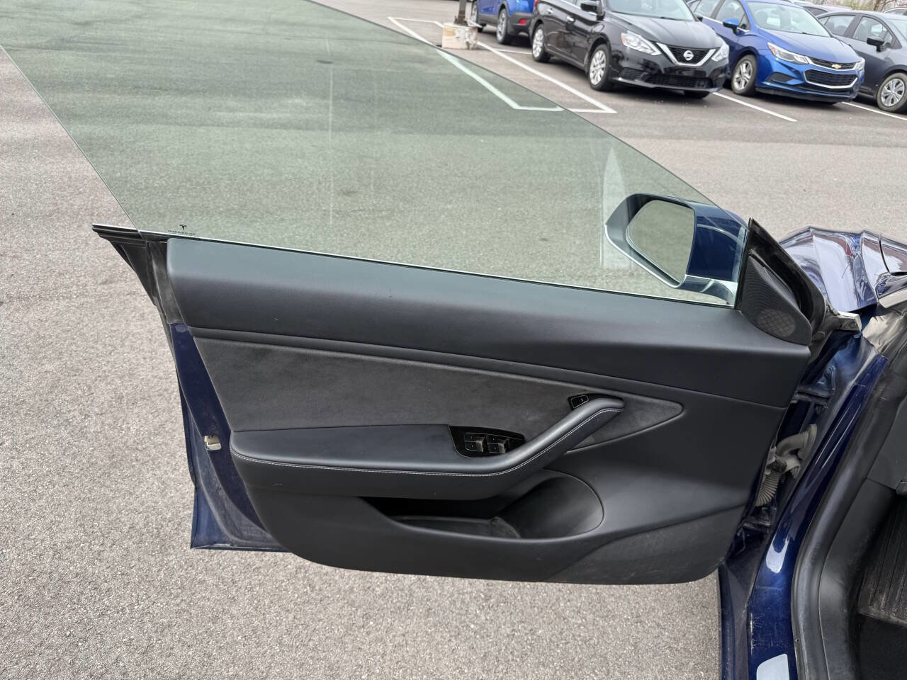 Used 2018 Tesla Model 3 Long Range image 19