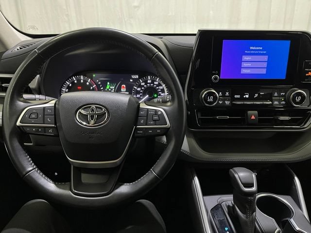 Used 2023 Toyota Highlander LE AWD/4WD image 23