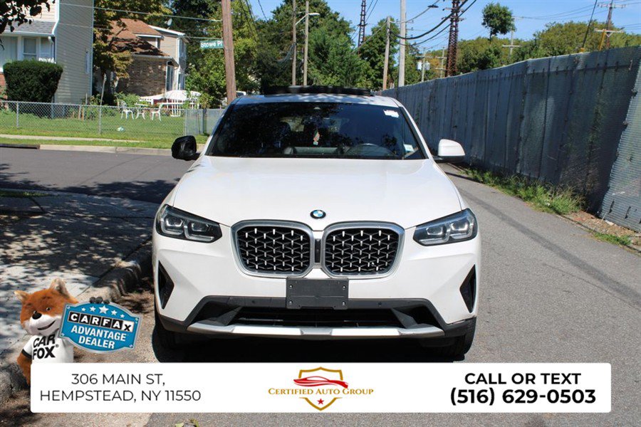 Used 2024 BMW X4 xDrive30i AWD/4WD image 3