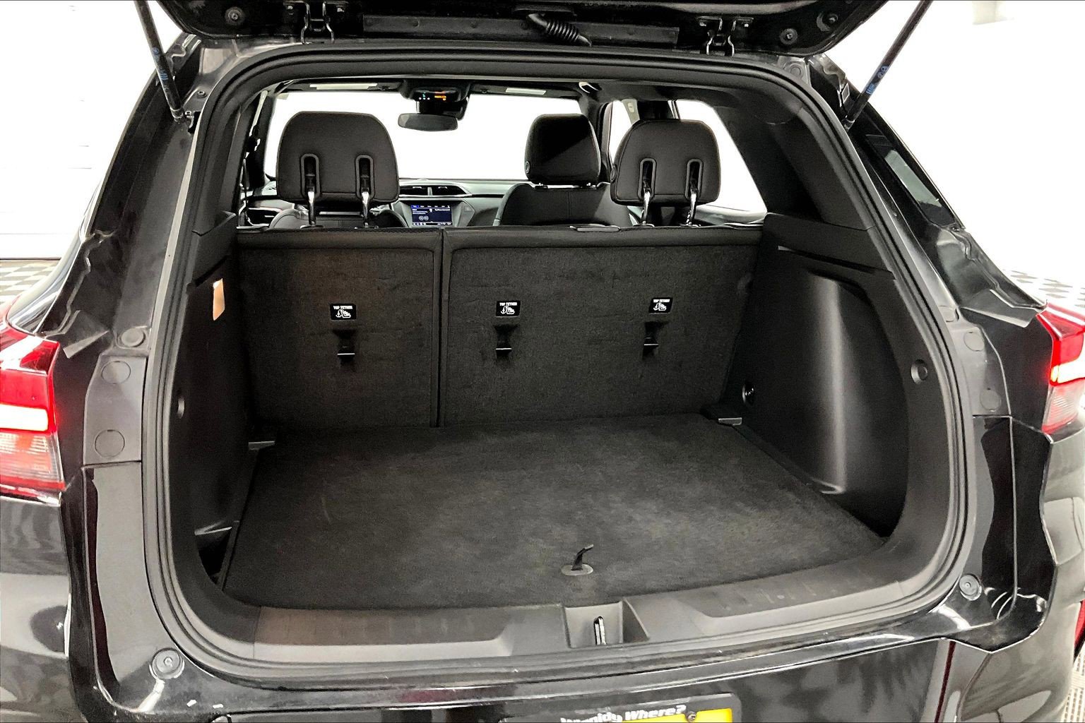 Used 2023 Chevrolet TrailBlazer RS FWD image 38