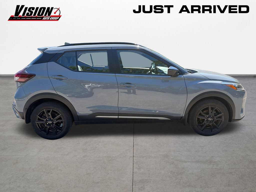 Used 2024 Nissan Kicks SR w/ SR Premium Package FWD image 4