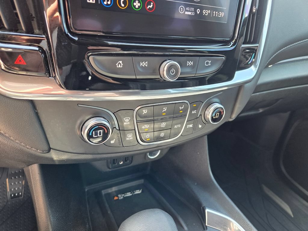 Used 2023 Chevrolet Traverse LT FWD image 26