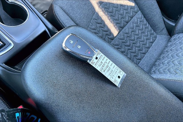 Used 2023 Chevrolet Equinox LT AWD/4WD image 9