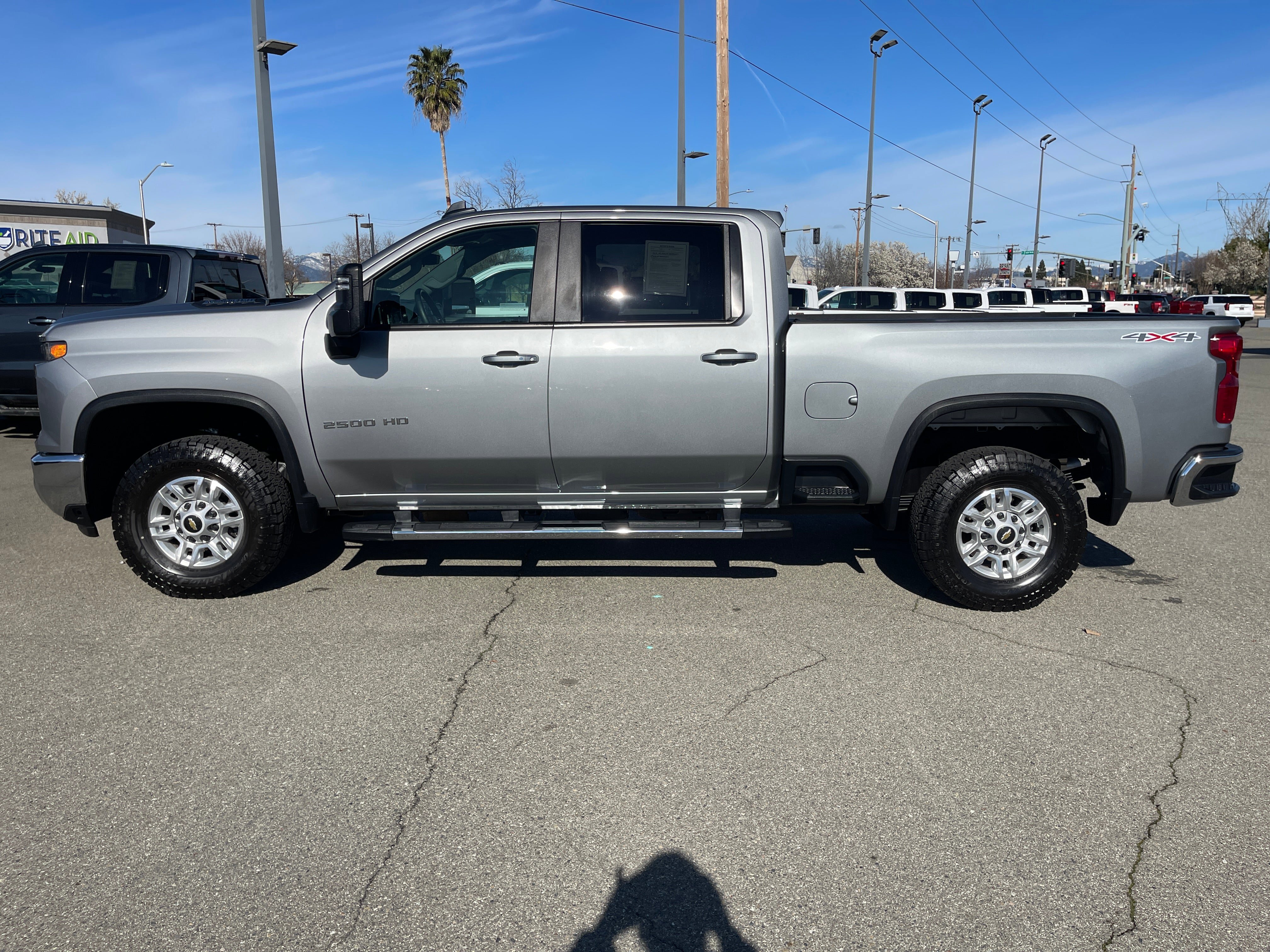 Used 2025 Chevrolet Silverado 2500 LT w/ Convenience Package image 8