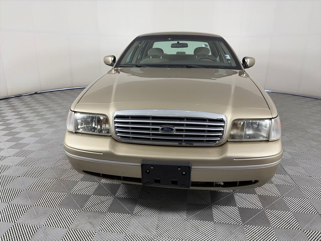 Used 1999 Ford Crown Victoria RWD image 2
