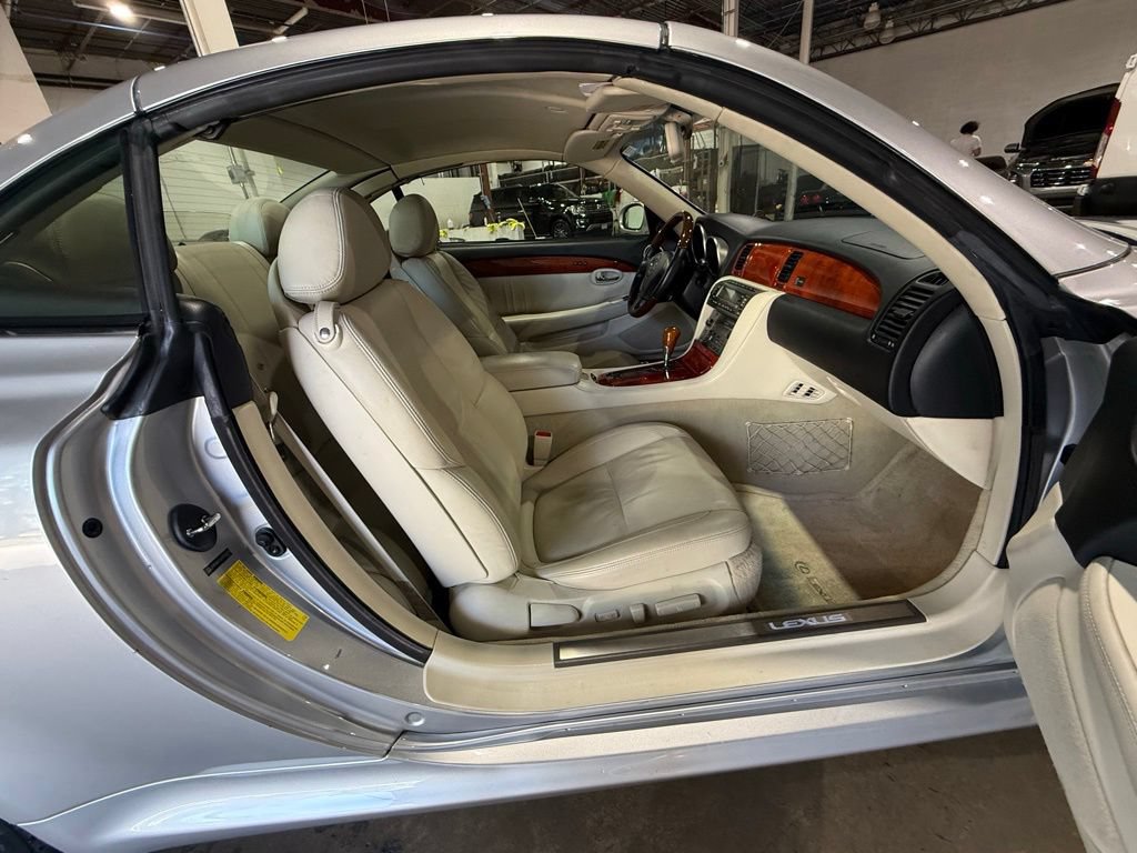 Used 2006 Lexus SC 430 Convertible RWD image 22