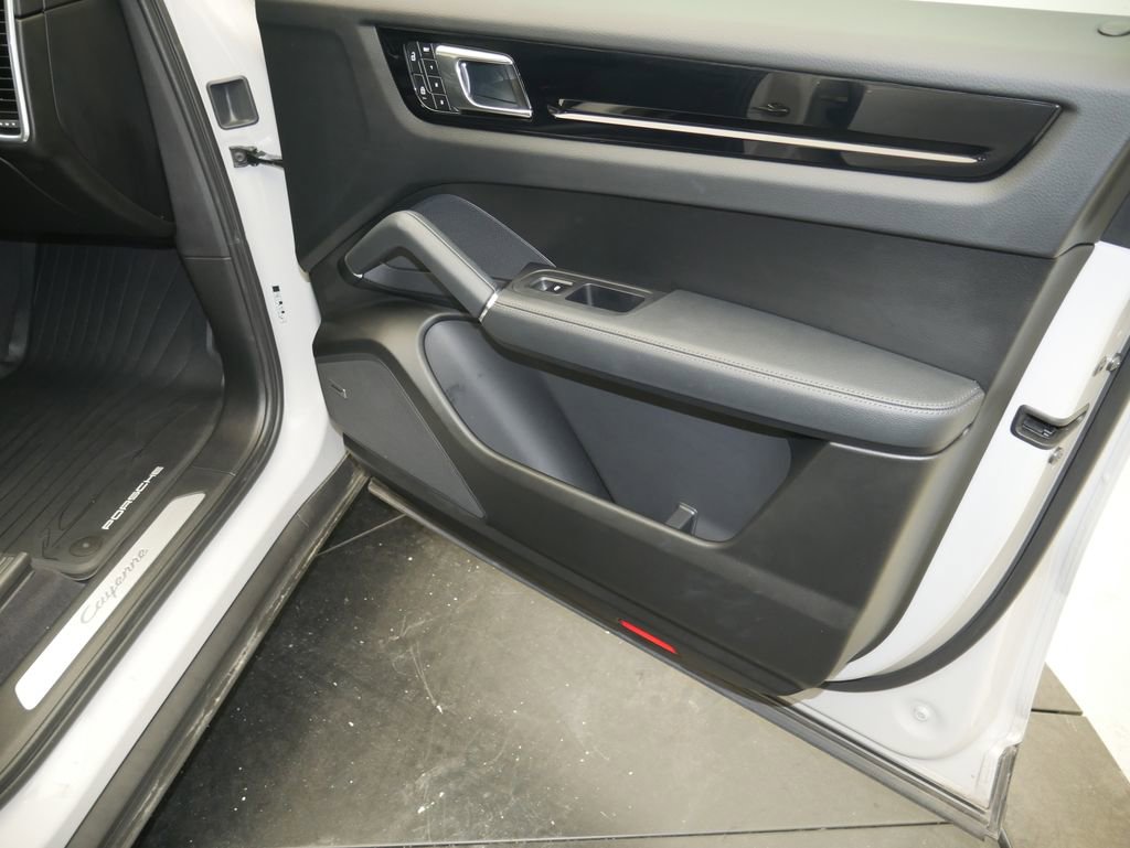 Certified 2023 Porsche Cayenne AWD/4WD image 23