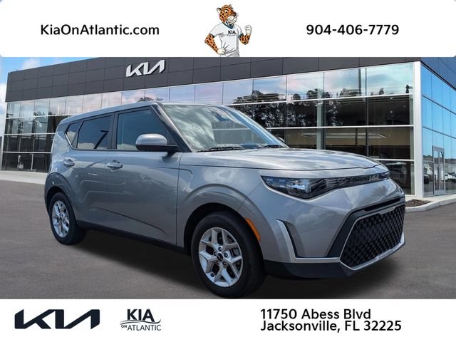 Used 2025 Kia Soul LX w/ LX Technology Package FWD image 1