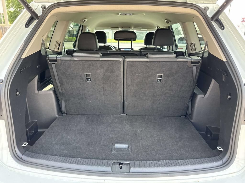 Used 2025 Volkswagen Atlas SE FWD image 8