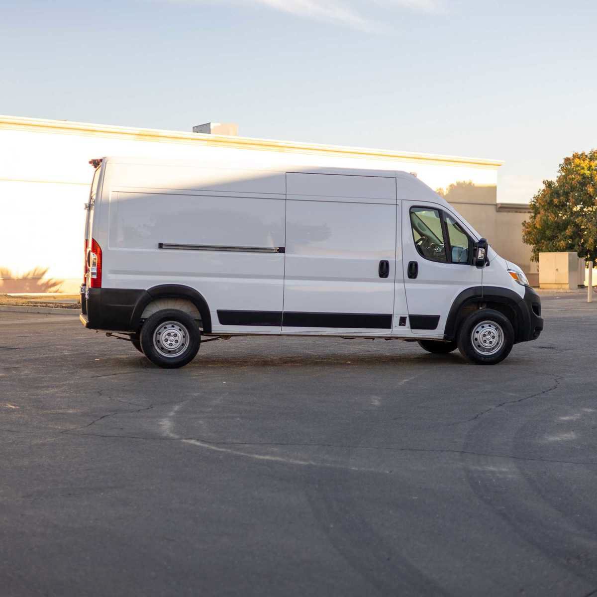 Used 2023 RAM ProMaster 2500 FWD image 3