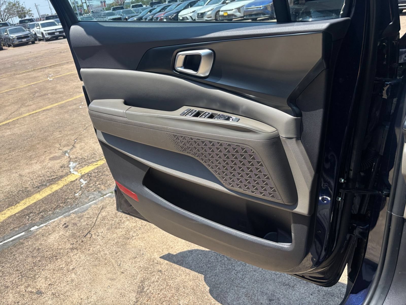 Used 2026 Kia Carnival FWD image 15