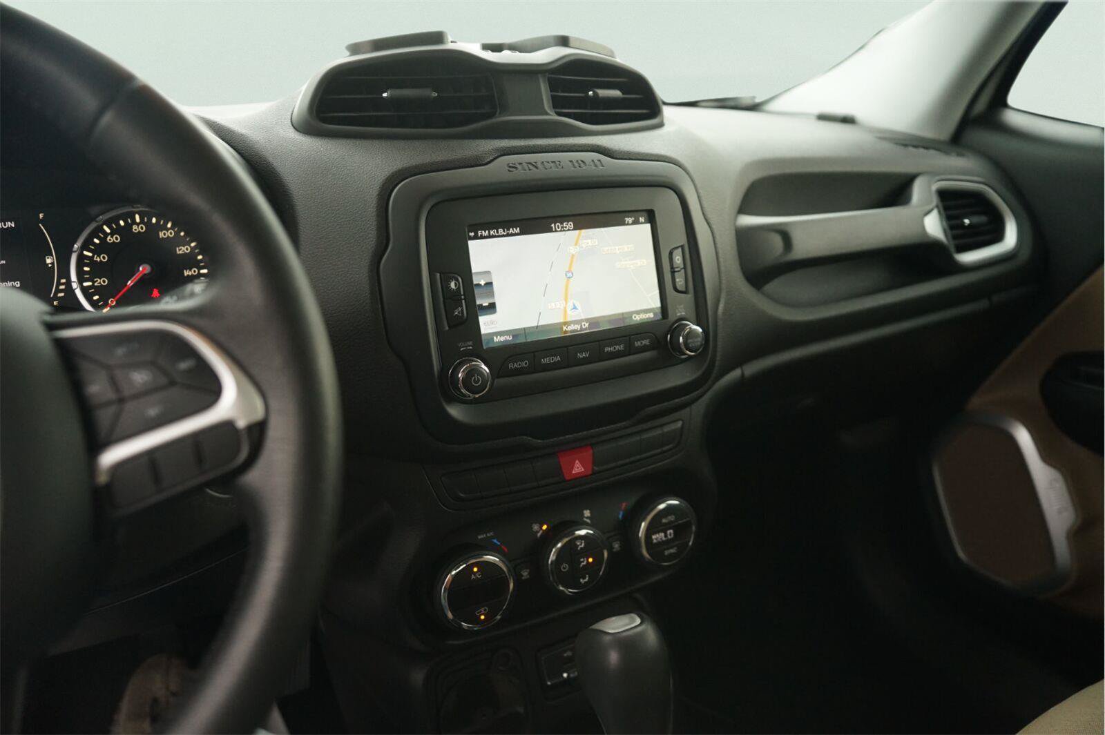 Used 2015 Jeep Renegade Latitude w/ Popular Equipment Group FWD image 26