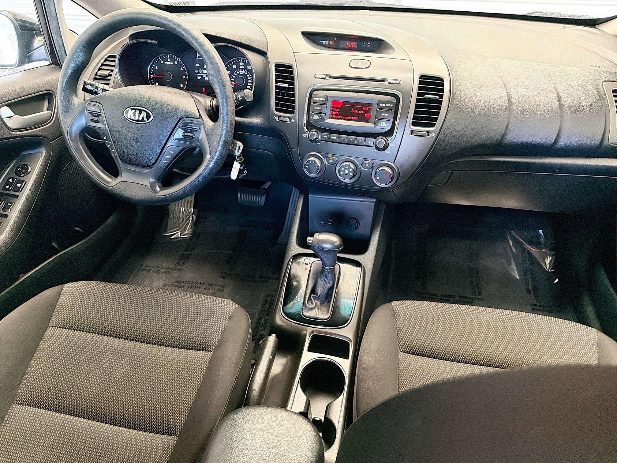 Used 2017 Kia Forte LX image 12