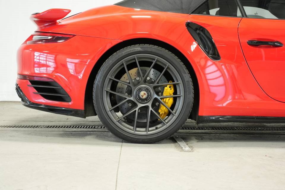 Used 2019 Porsche 911 Turbo image 38