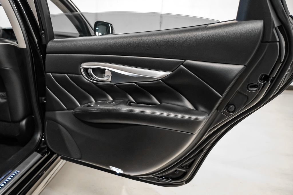 Used 2019 INFINITI Q70 L 3.7 RWD image 45