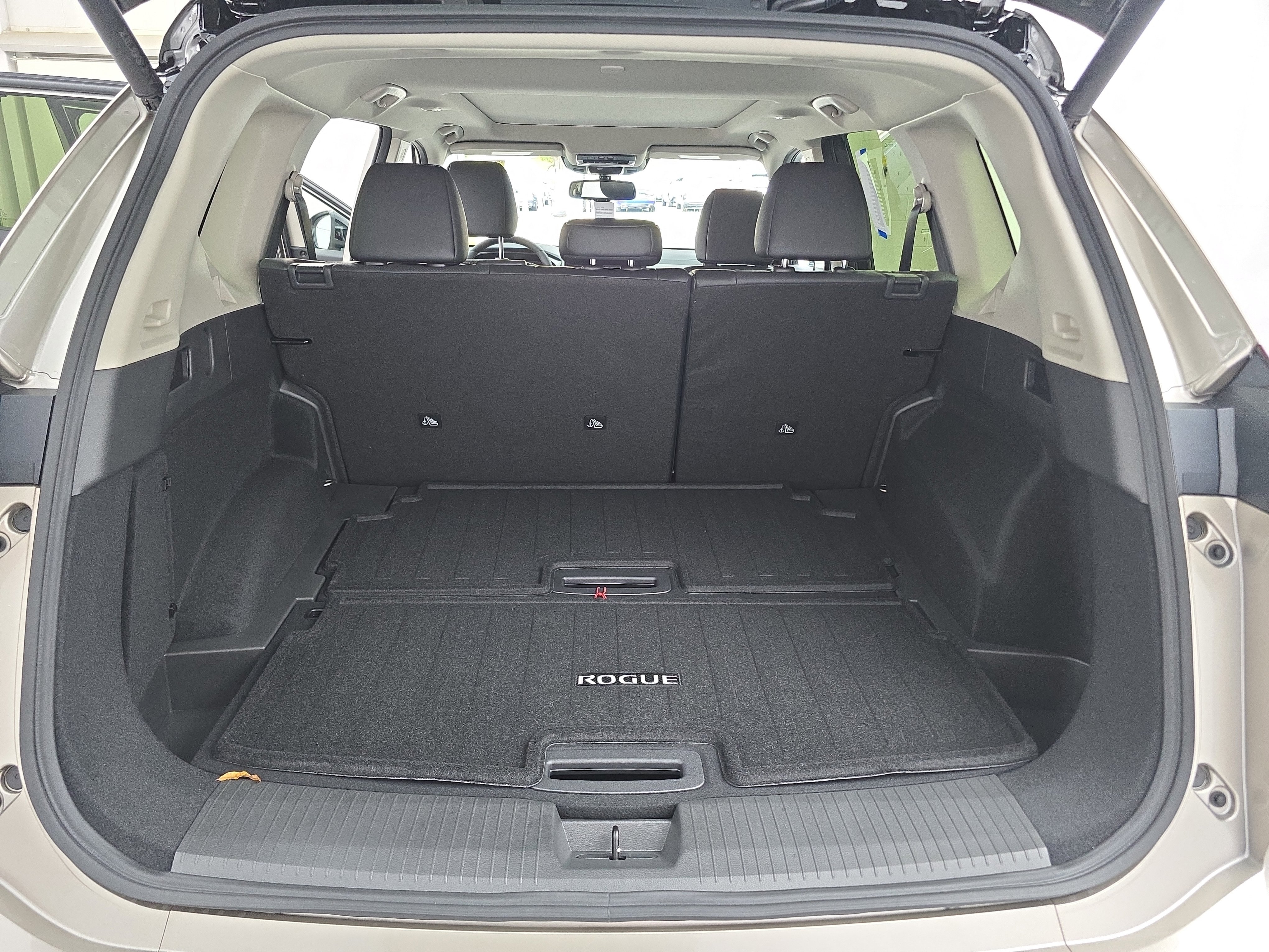 New 2026 Nissan Rogue Platinum image 12