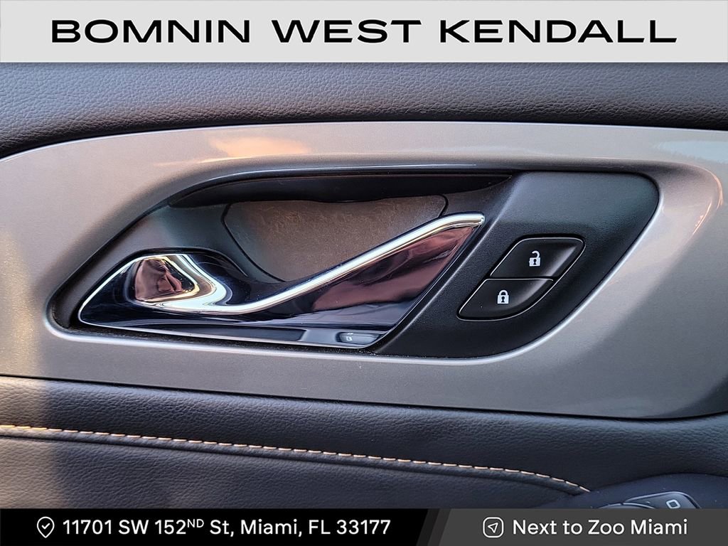 Used 2021 Chevrolet Traverse LS image 22