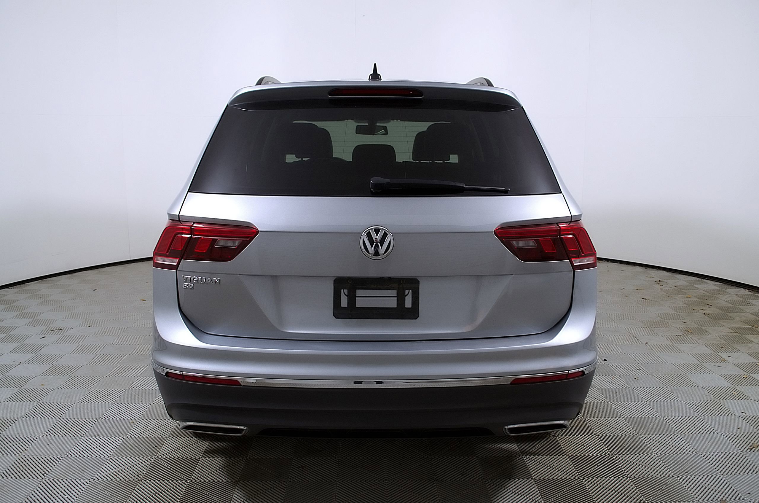 Used 2021 Volkswagen Tiguan SE FWD image 8