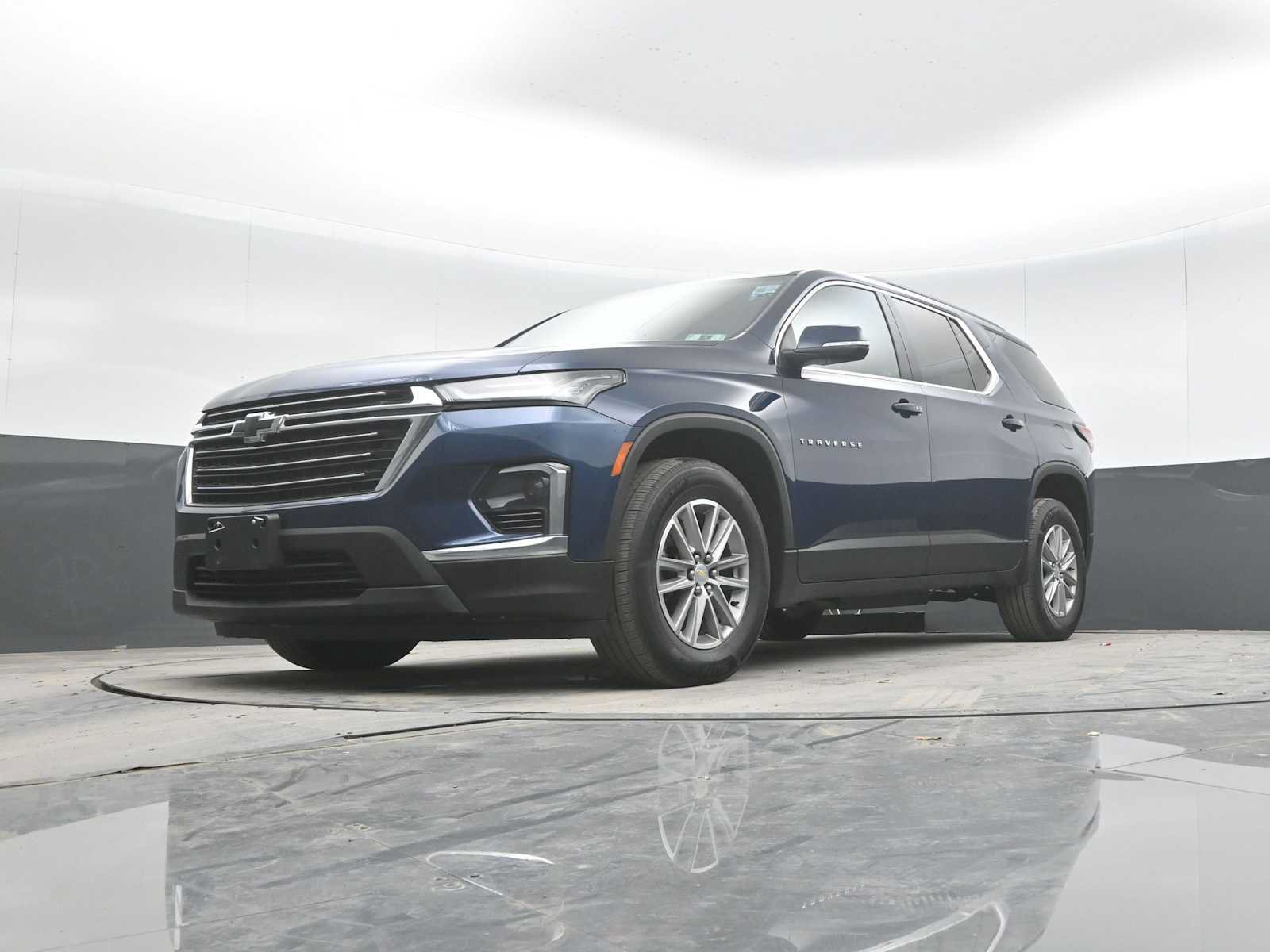 Used 2023 Chevrolet Traverse LT AWD/4WD image 42