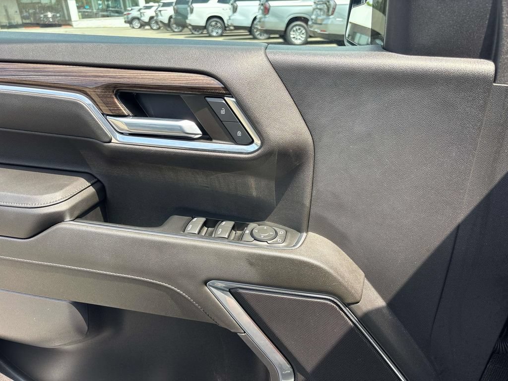 Used 2024 Chevrolet Silverado 1500 LT AWD/4WD image 19