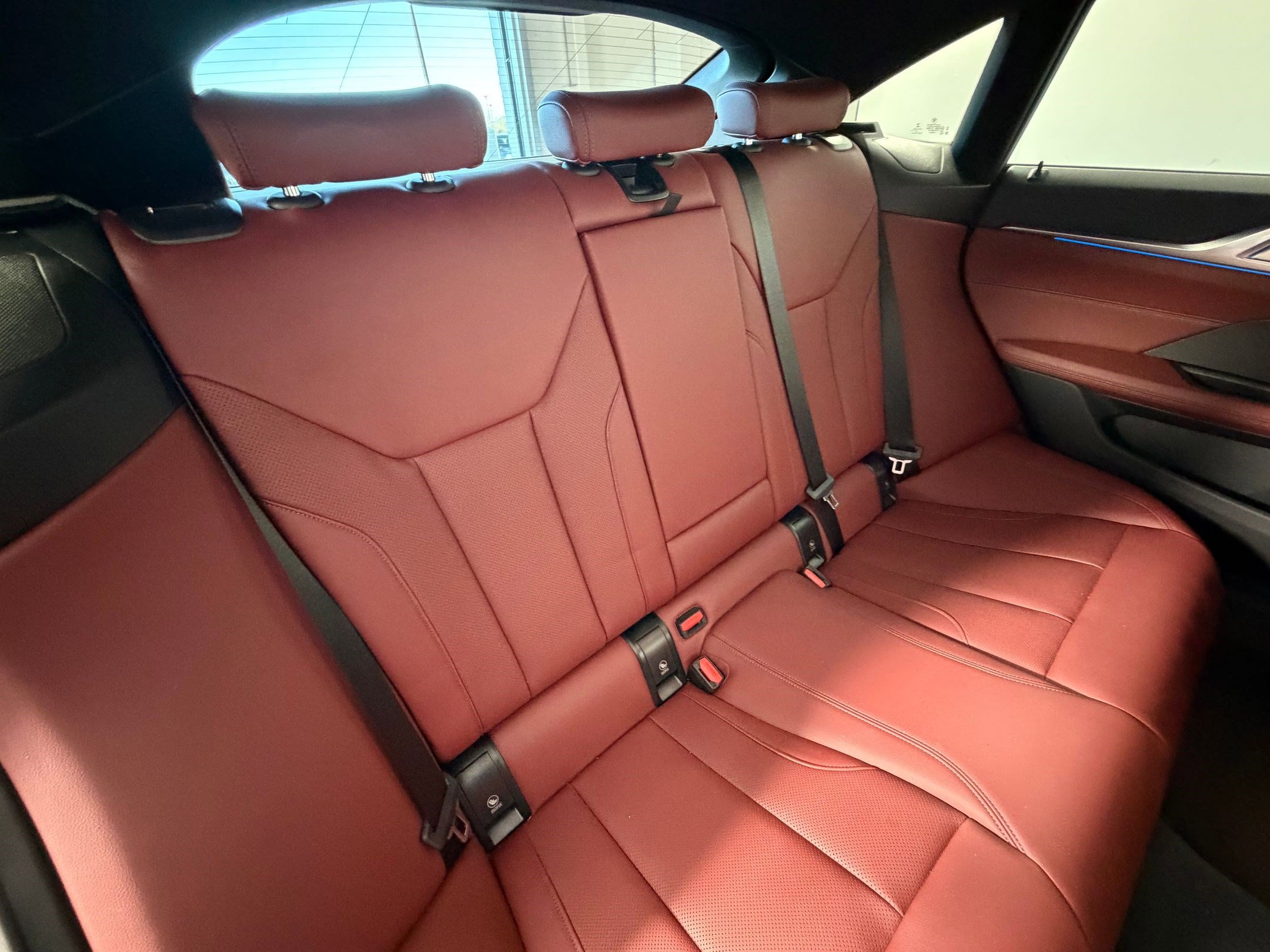 Used 2023 BMW i4 eDrive40 w/ M Sport Package image 33