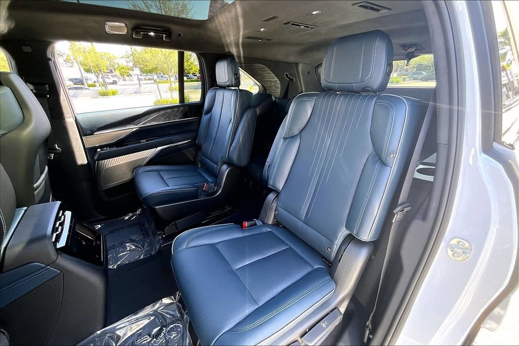 New 2026 Cadillac Escalade IQ Luxury 2 w/ LPO, Floor Liner Package AWD/4WD image 27
