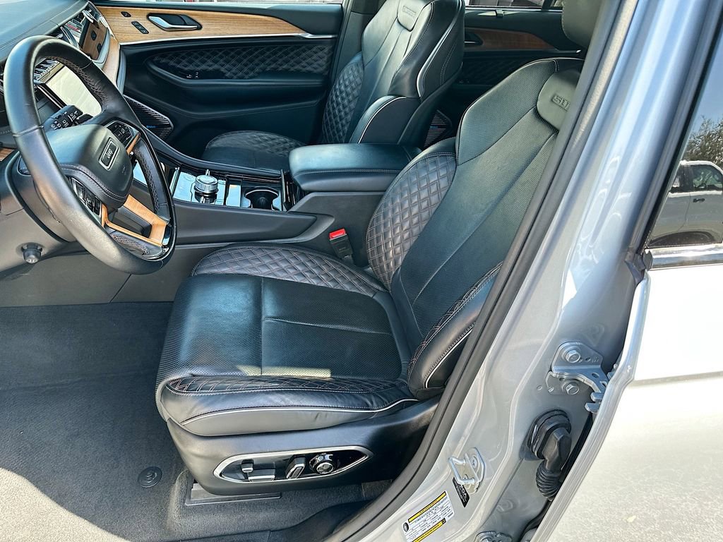 Used 2023 Jeep Grand Cherokee Summit image 27