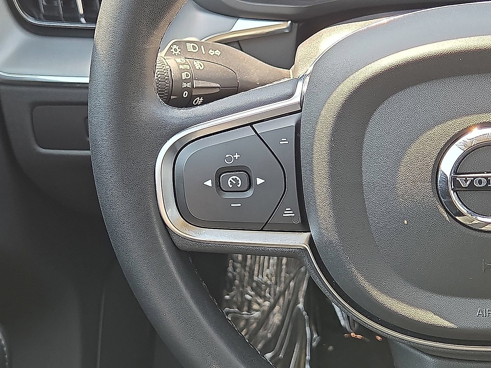 Certified 2024 Volvo XC60 B5 Core AWD/4WD image 19