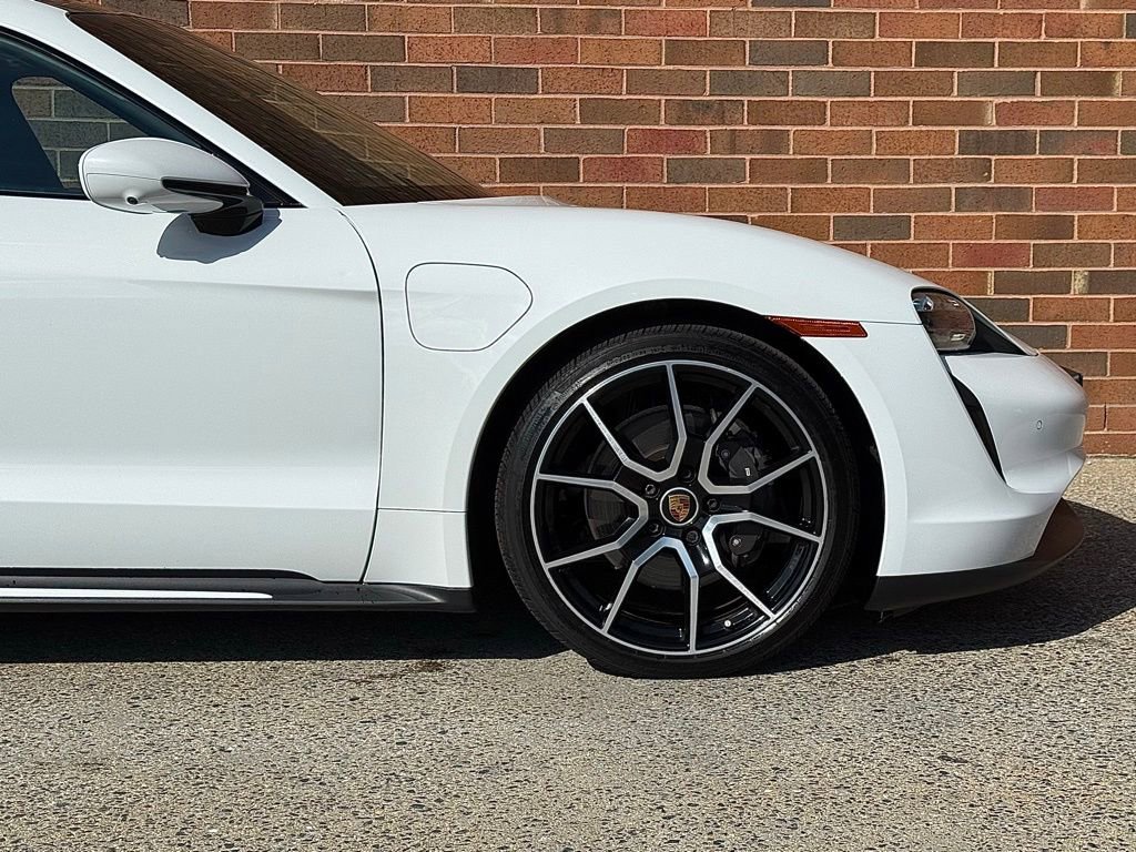 Certified 2024 Porsche Taycan image 11