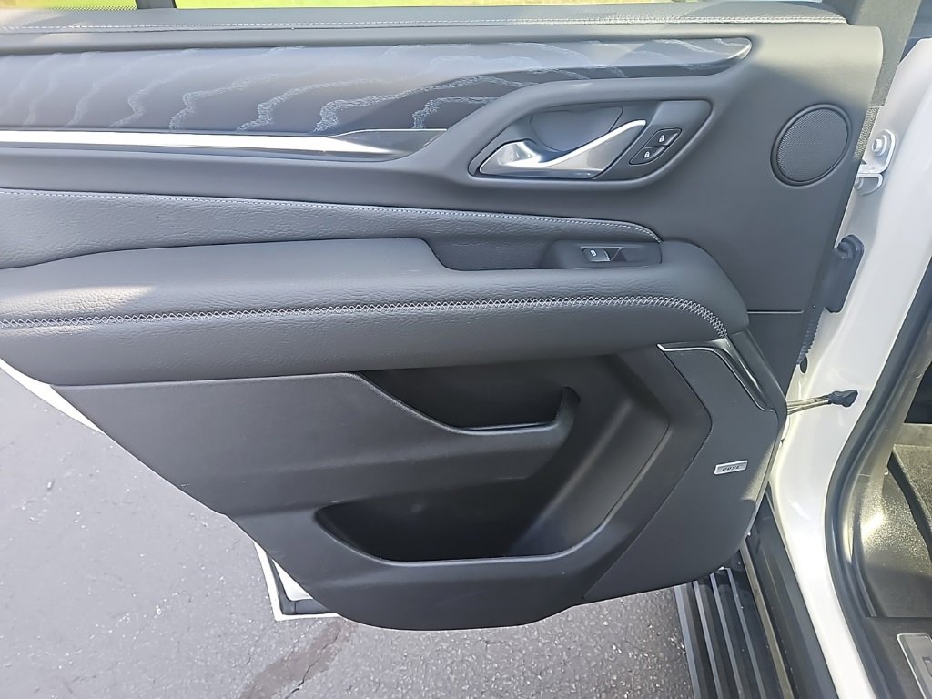 Used 2022 GMC Yukon Denali w/ Denali Premium Package image 23