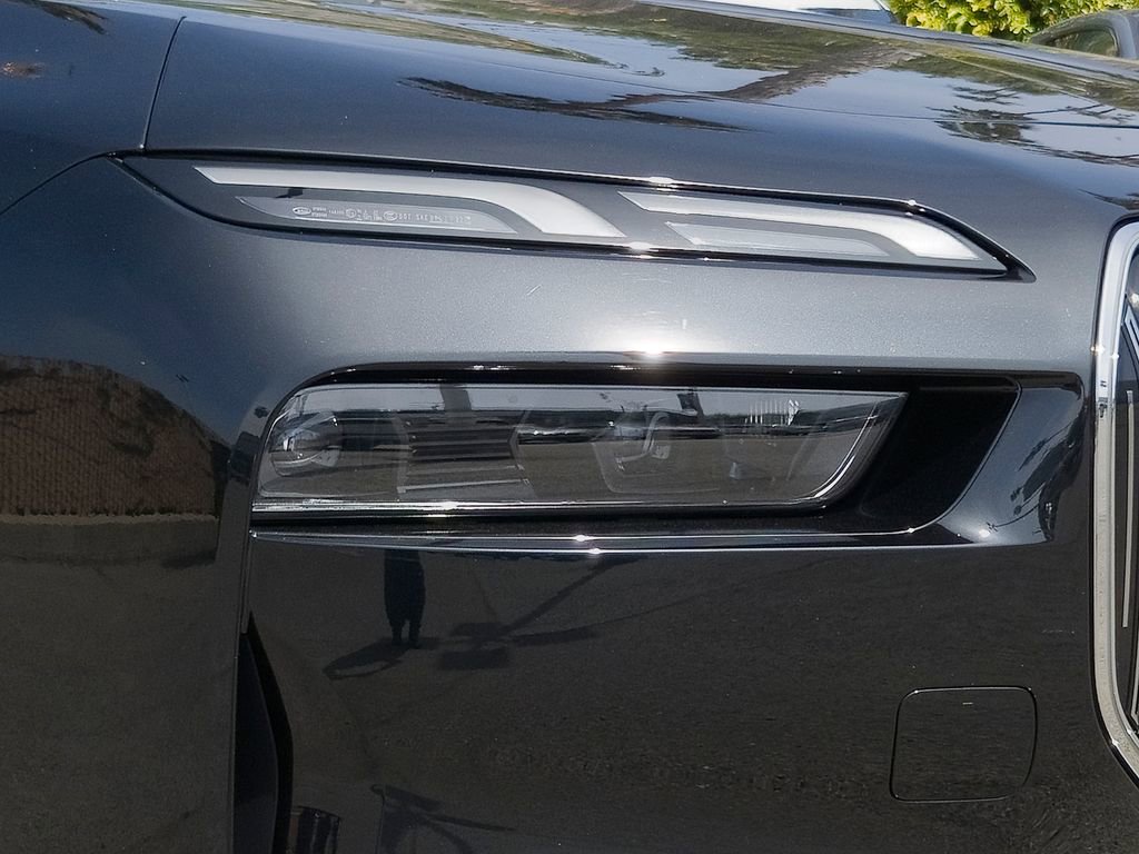 Used 2024 BMW i7 eDrive50 image 6