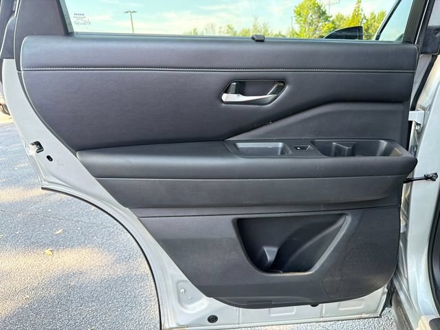 Used 2023 Nissan Pathfinder SL w/ Black Appearance Package FWD image 22
