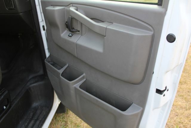 Used 2020 Chevrolet Express 3500 Extended w/ Driver Convenience Package RWD image 26