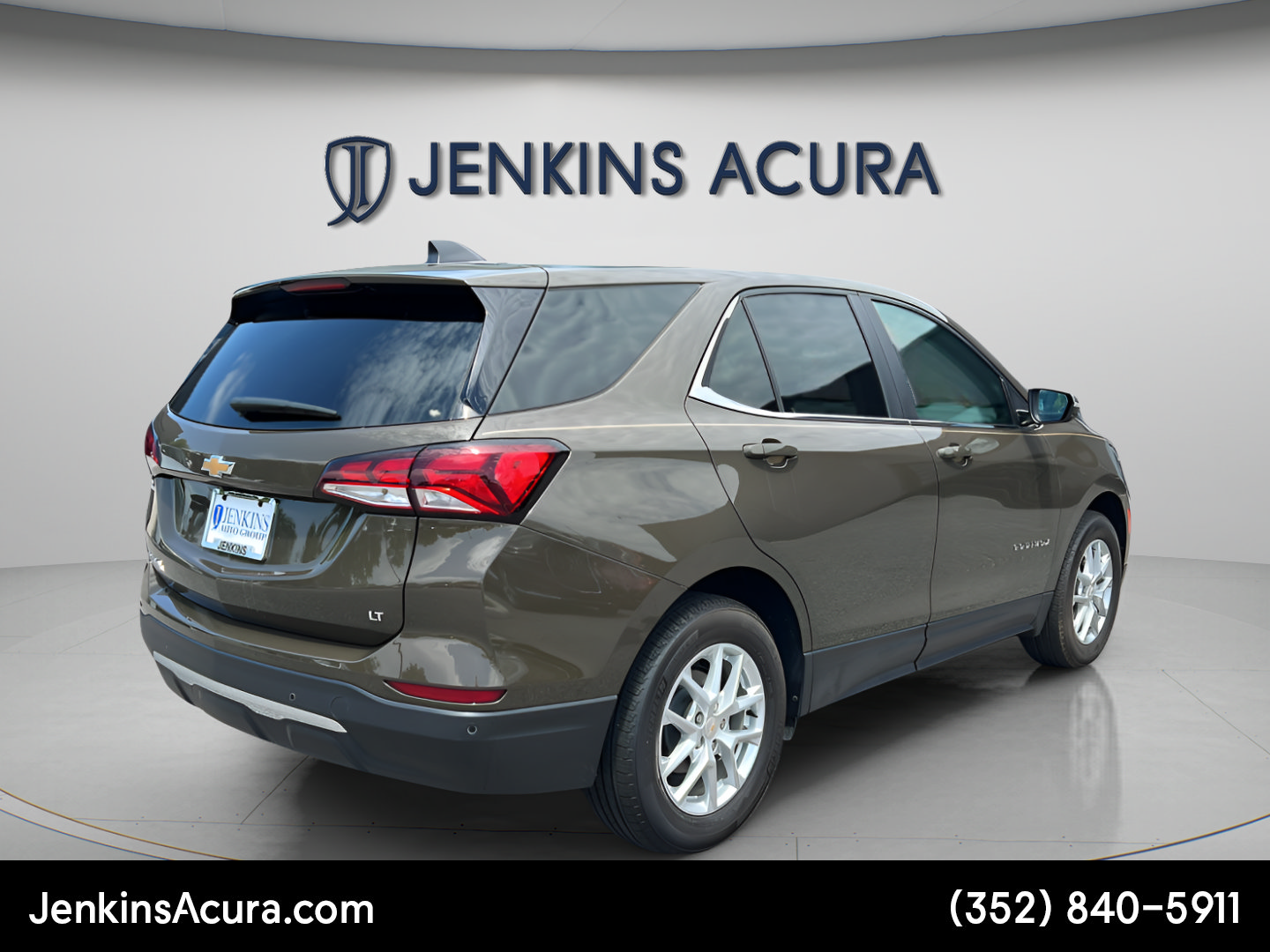 Used 2024 Chevrolet Equinox LT FWD image 3