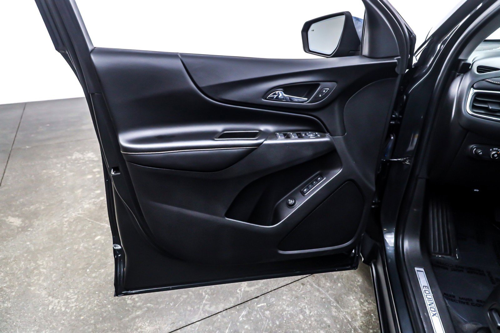 Used 2020 Chevrolet Equinox Premier image 20