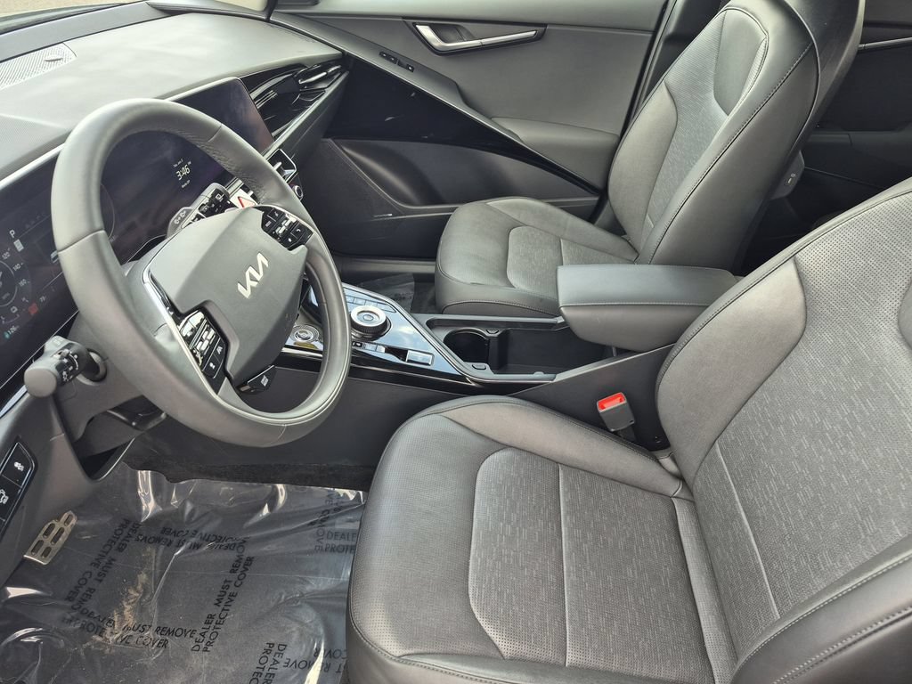 Certified 2024 Kia Niro Wave FWD image 12