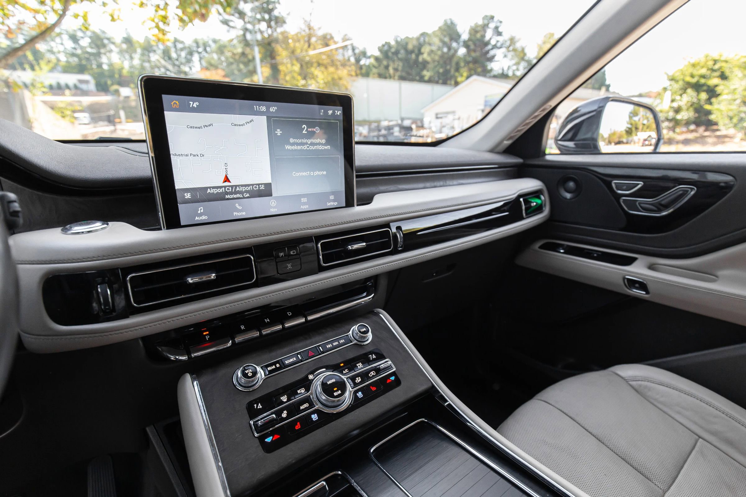 Used 2020 Lincoln Aviator Reserve w/ Equipment Group 201A image 20