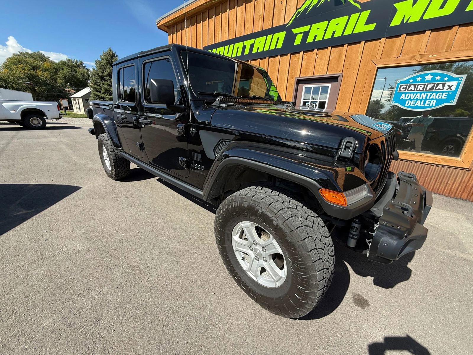 Used 2023 Jeep Gladiator Sport image 5