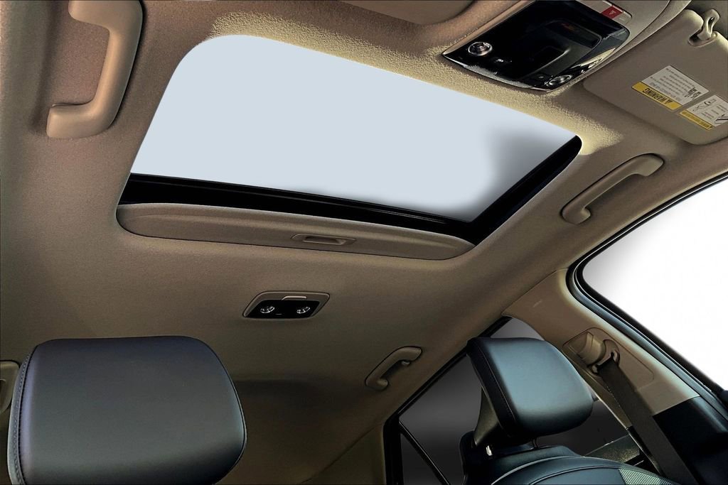 Used 2024 Kia Niro EX Touring image 17