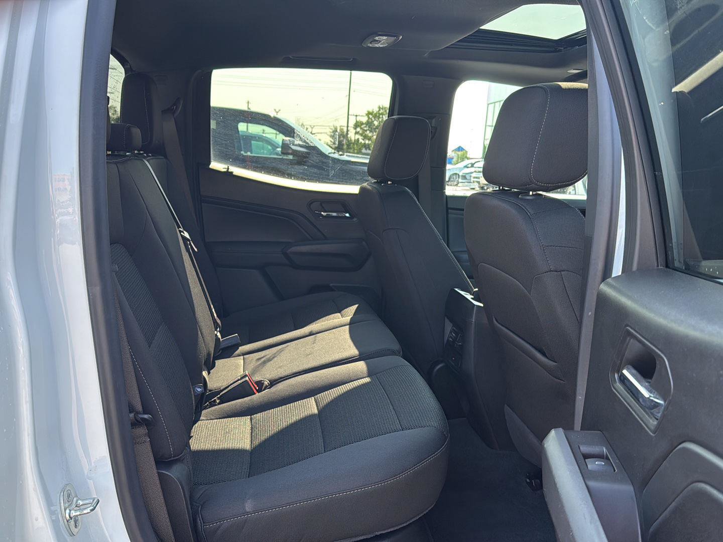 Used 2024 Chevrolet Colorado LT w/ LT Convenience Package II AWD/4WD image 11