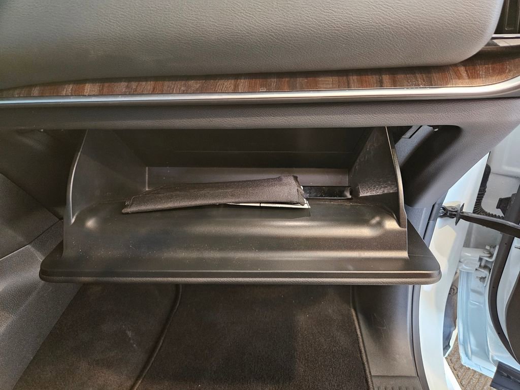 Certified 2025 Nissan Armada Platinum Reserve image 32