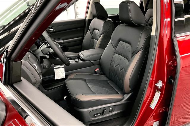 New 2026 Nissan Pathfinder Platinum AWD/4WD image 10