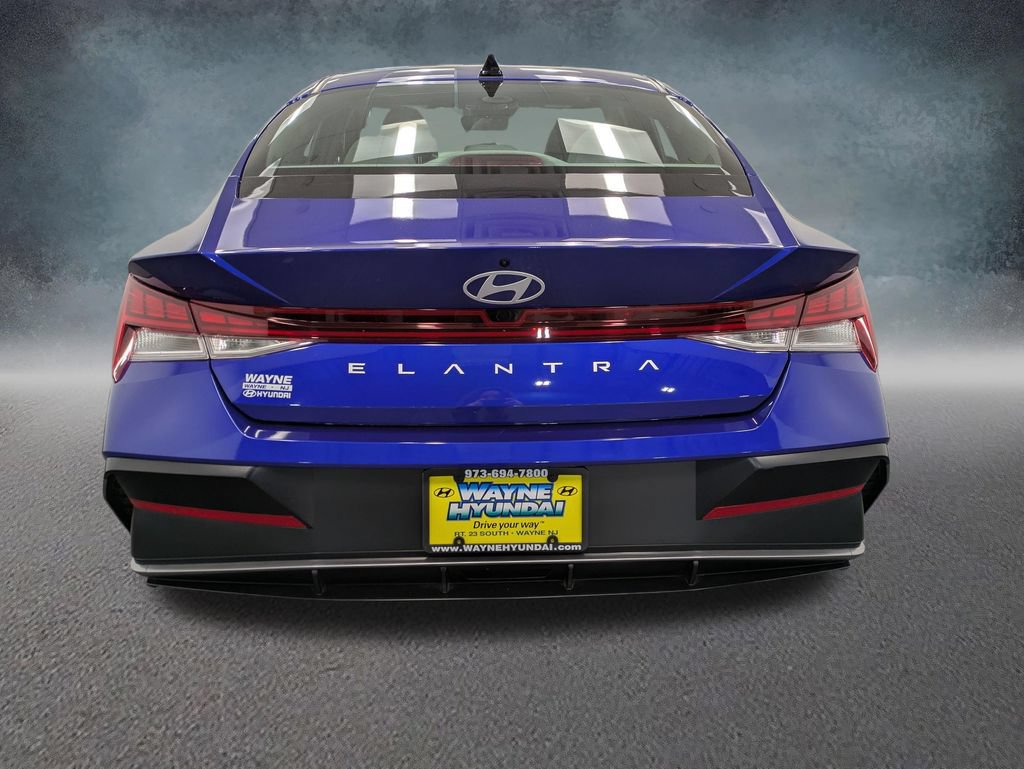 Certified 2025 Hyundai Elantra SEL w/ Cargo Package FWD image 5