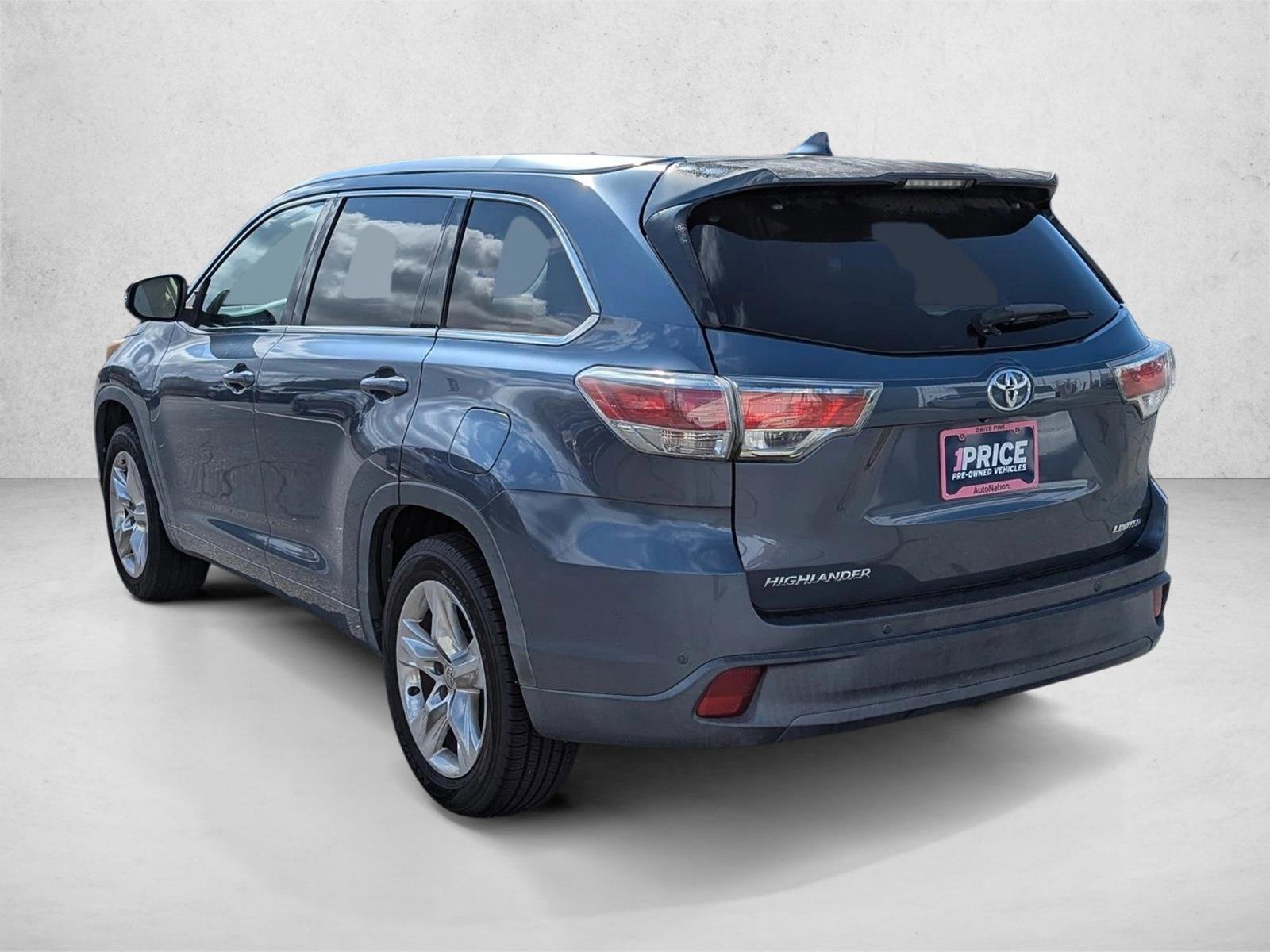 Used 2014 Toyota Highlander Limited w/ Driver Technology Package FWD image 7