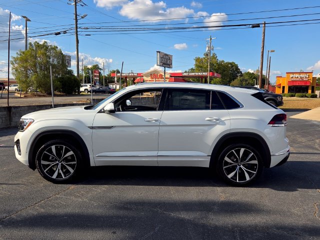 New 2026 Volkswagen Atlas Cross Sport SEL Premium R-Line AWD/4WD image 4