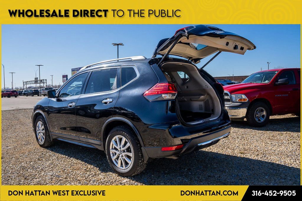 Used 2017 Nissan Rogue SV w/ SV Premium Package image 28