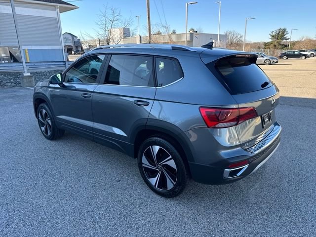 Certified 2023 Volkswagen Taos SE w/ Panoramic Sunroof Package image 6