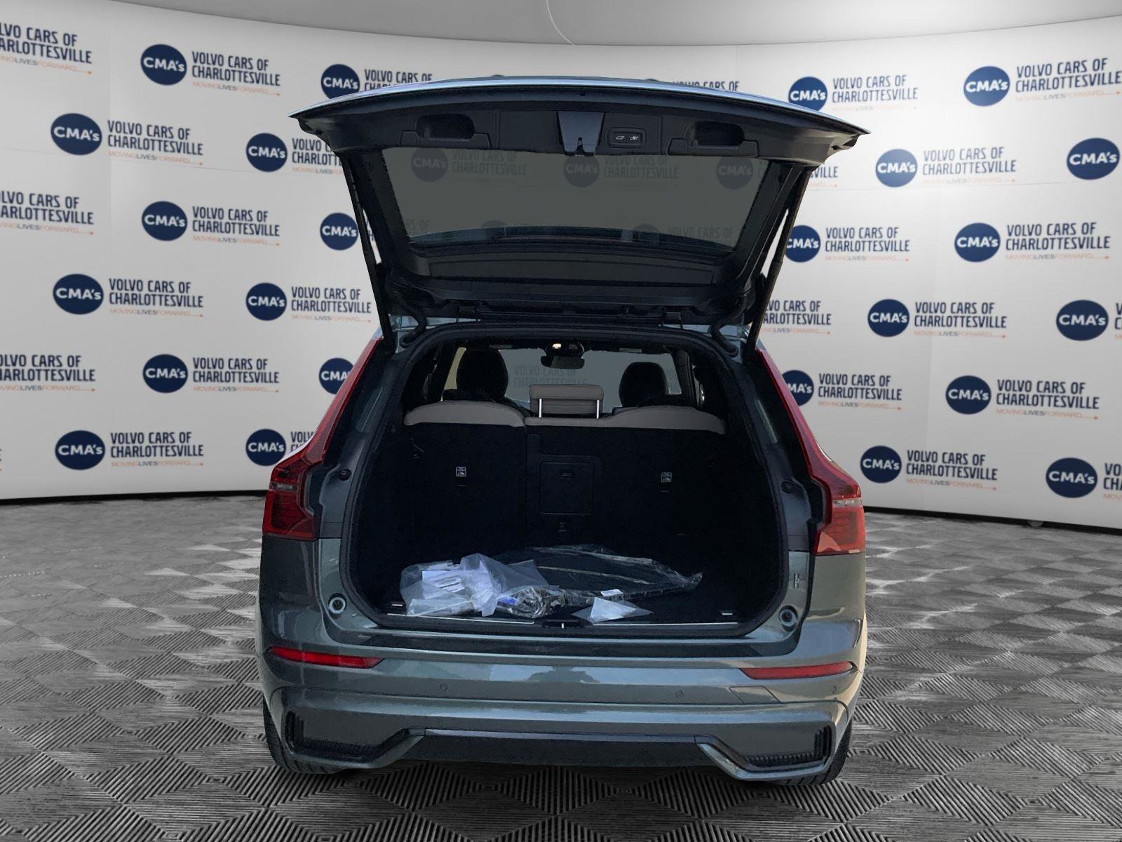 New 2026 Volvo XC60 B5 Plus w/ Climate Package AWD/4WD image 11