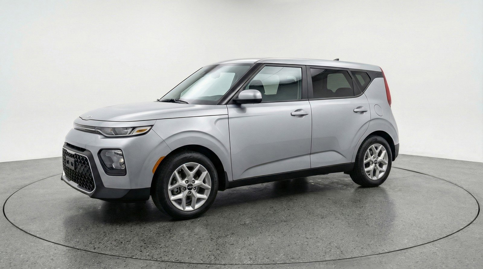 Used 2025 Kia Soul FWD image 3