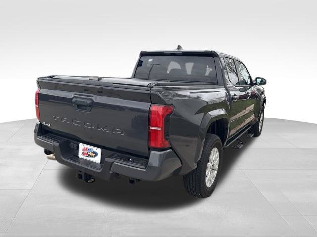 Used 2025 Toyota Tacoma SR5 AWD/4WD image 7